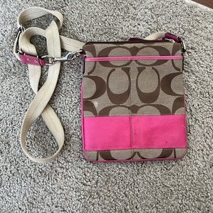 Coach crossbody pink bag.